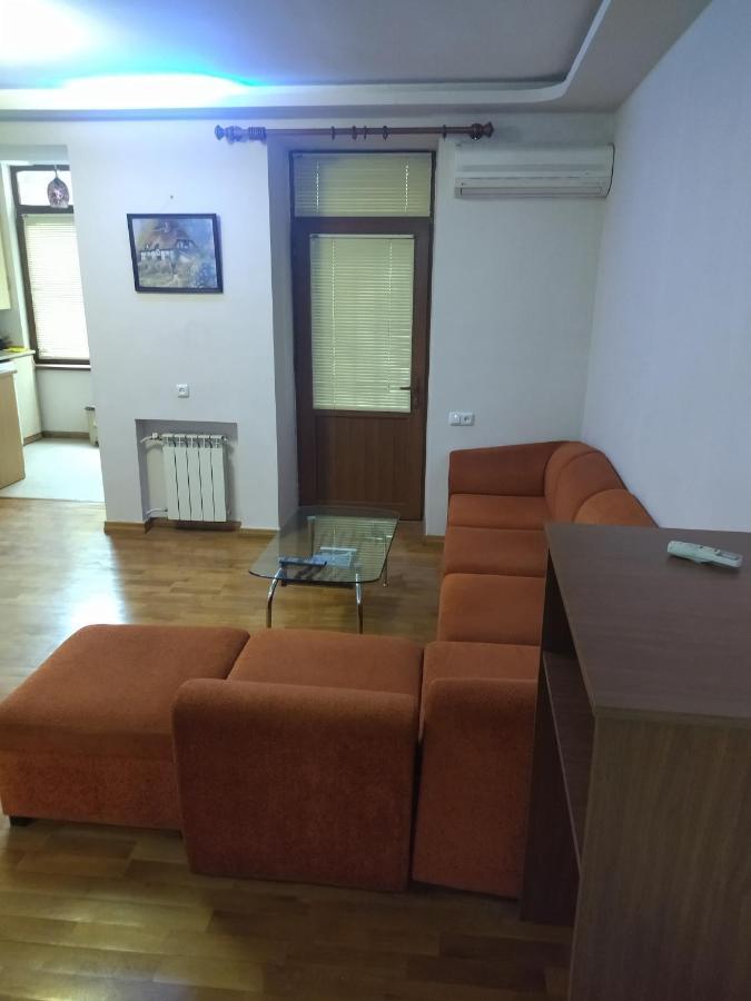 Abovyan 36 Apt & Tour 예레반 외부 사진