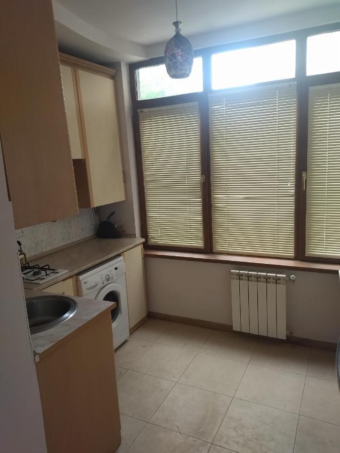 Abovyan 36 Apt & Tour 예레반 외부 사진