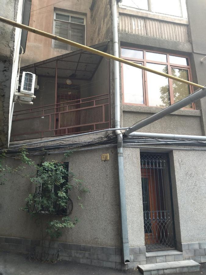 Abovyan 36 Apt & Tour 예레반 외부 사진